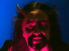 Красиві коротким волоссям брюнетка 3some