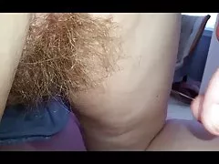 Граючи з її волохата дупа я знайшов 10-дюймовий pube