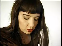 Брудна лише повія бере дупу воском