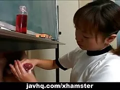 Японський милашка Іцукі Вакано wanks жорсткий Діка без цензури